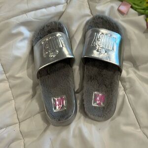 Juicy couture slippers